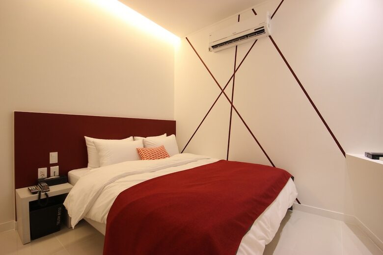Club Hotel