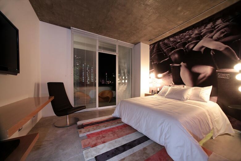 Now Hotel