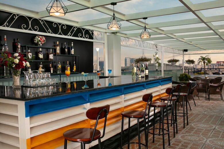 Silk Queen Hotel