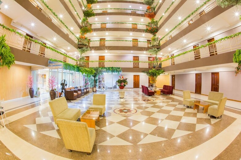 Hotel Three Seasons Place