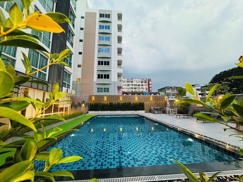 Hotel Three Seasons Place