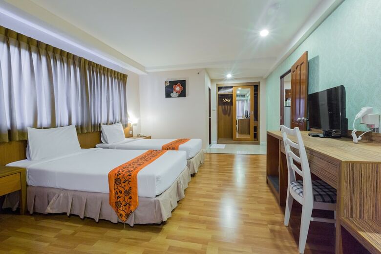 Hotel Three Seasons Place