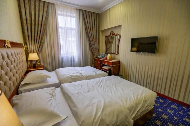 Hotel Shah Palace