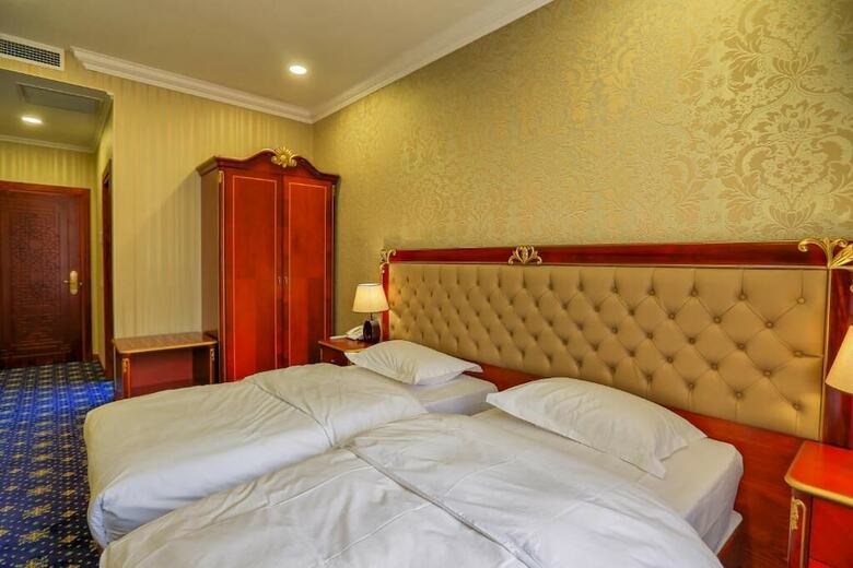 Hotel Shah Palace