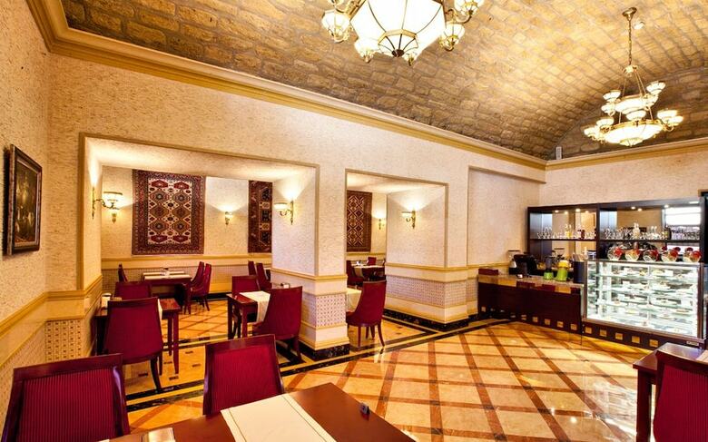 Hotel Shah Palace