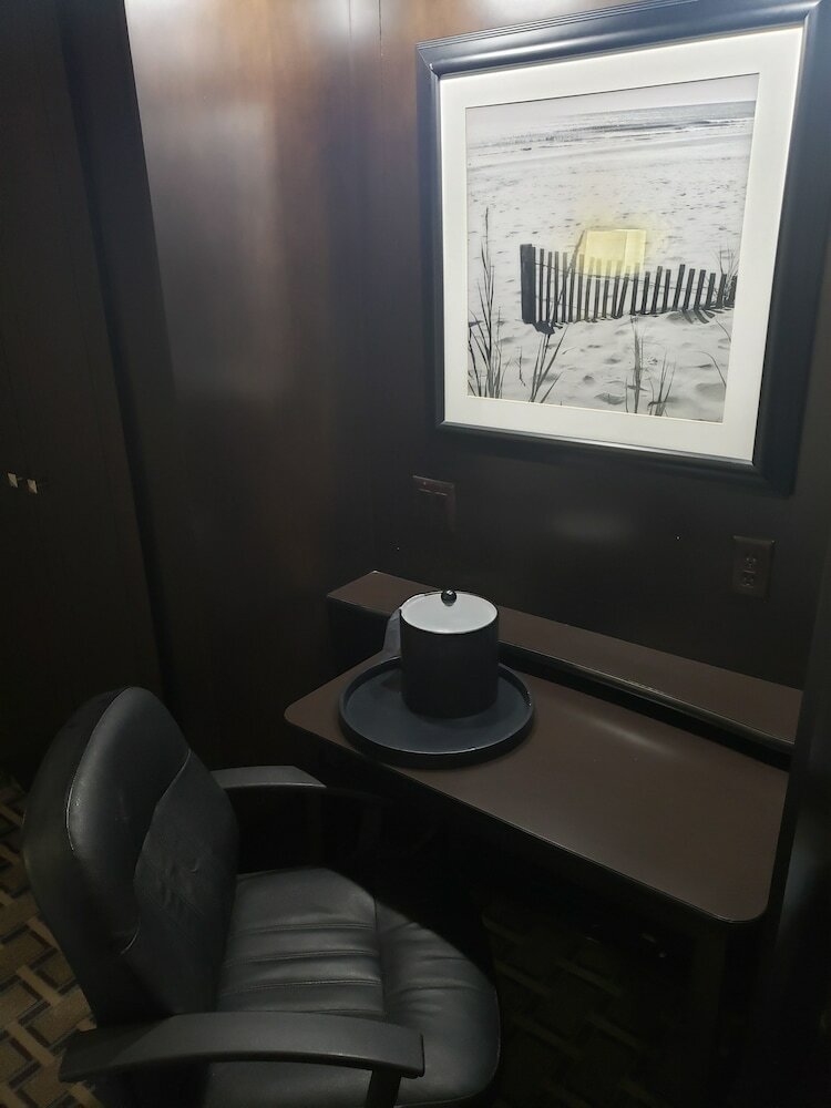 Brandon Center Hotel, An Ihg Property