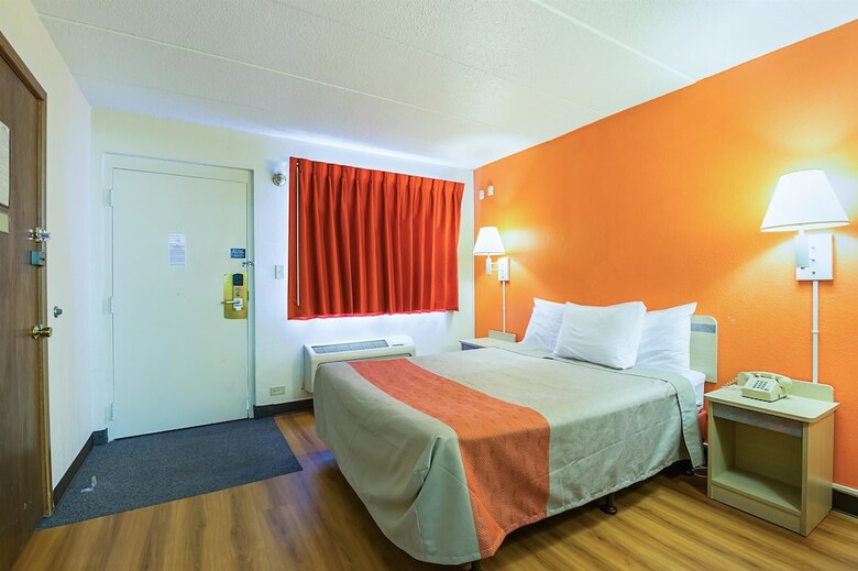 Hotel Motel 6 Dubuque