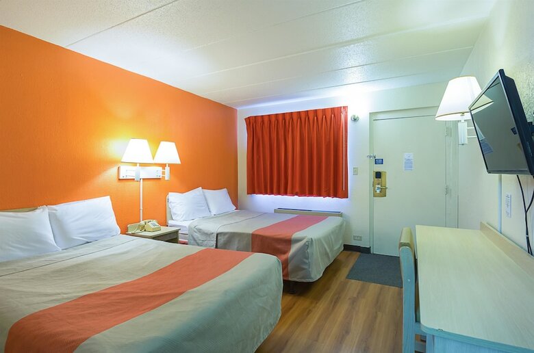 Hotel Motel 6 Dubuque
