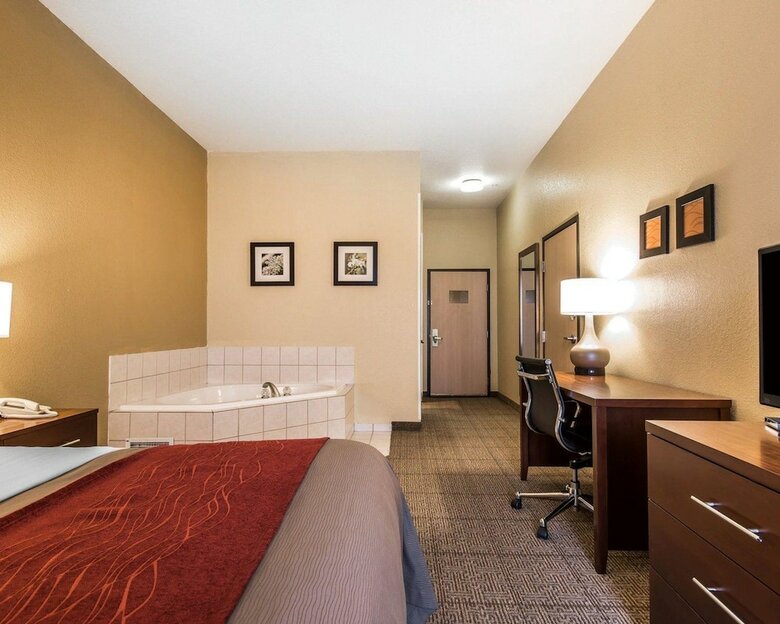 Hotel Quality Inn & Suites