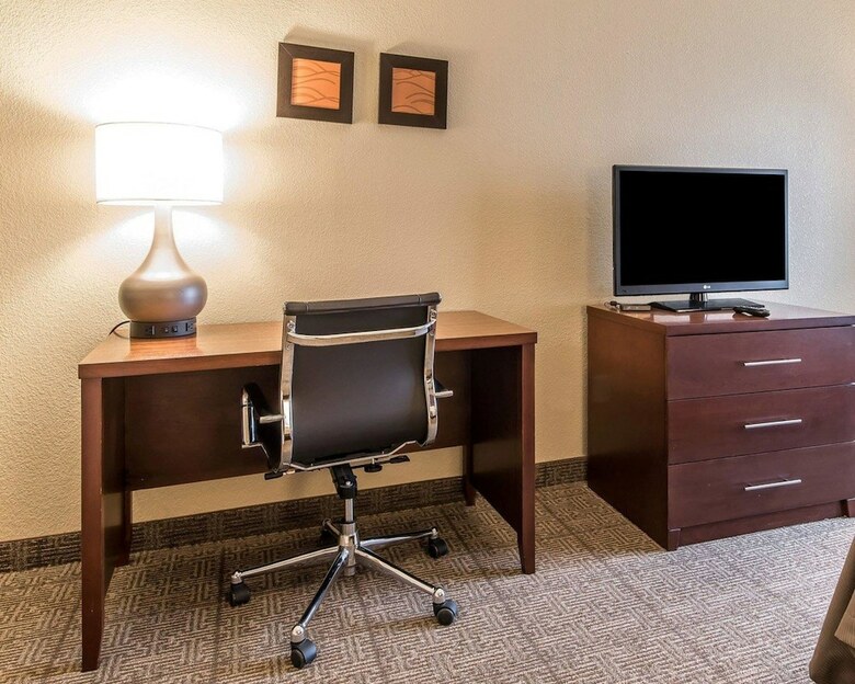 Hotel Quality Inn & Suites