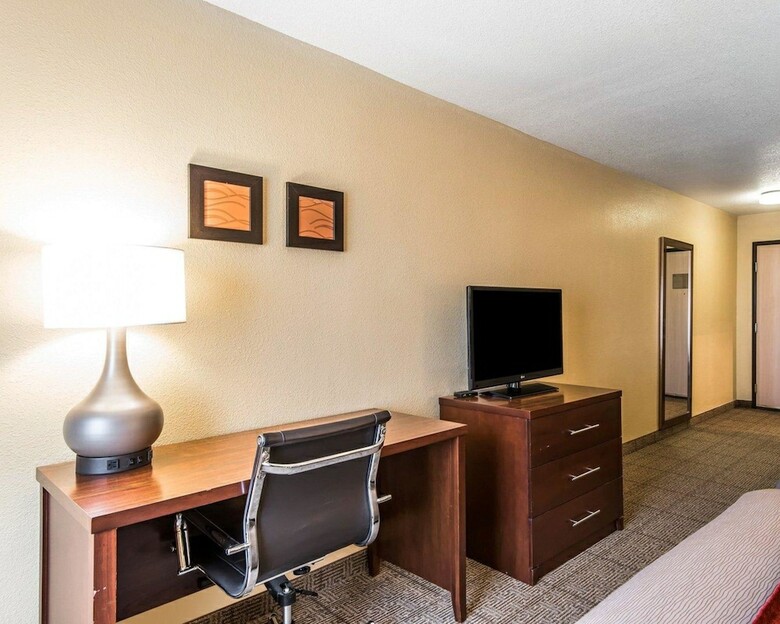 Hotel Quality Inn & Suites