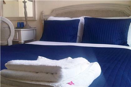 Blades Hotel