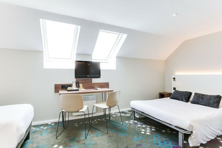 Brit Hotel Caen Nord - M�morial