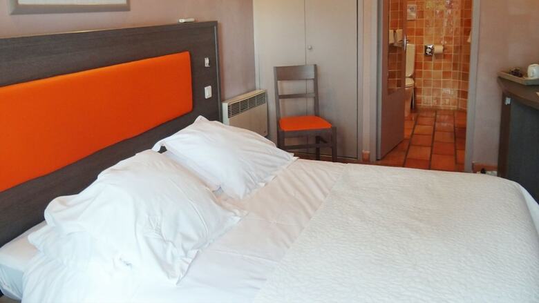 Hotel Authentic By Balladins Le Mas Des Ecureuils