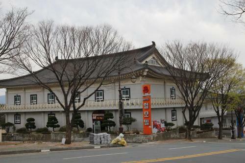 Hill Motel