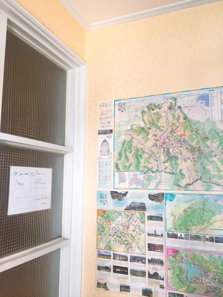 Hostal Guesthouse Santa