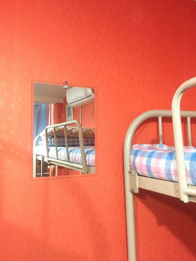 Hostal Guesthouse Santa