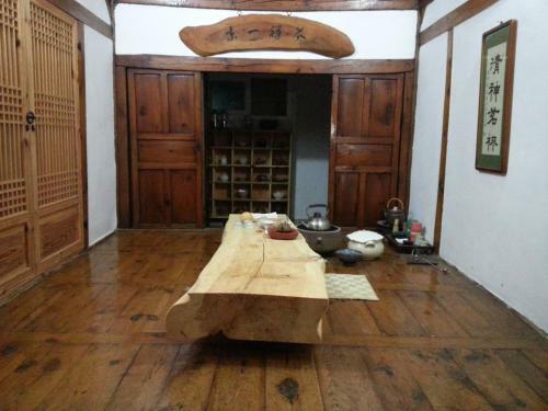 Hostal Sillabang Guesthouse