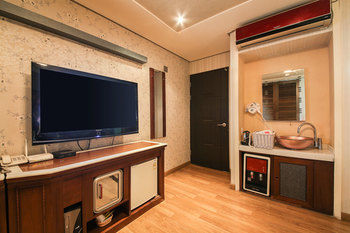 N Motel