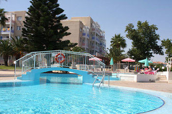 Astreas Beach Hotel Apartments