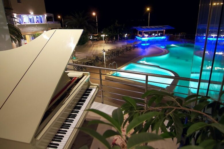 Heliotrope Hotels