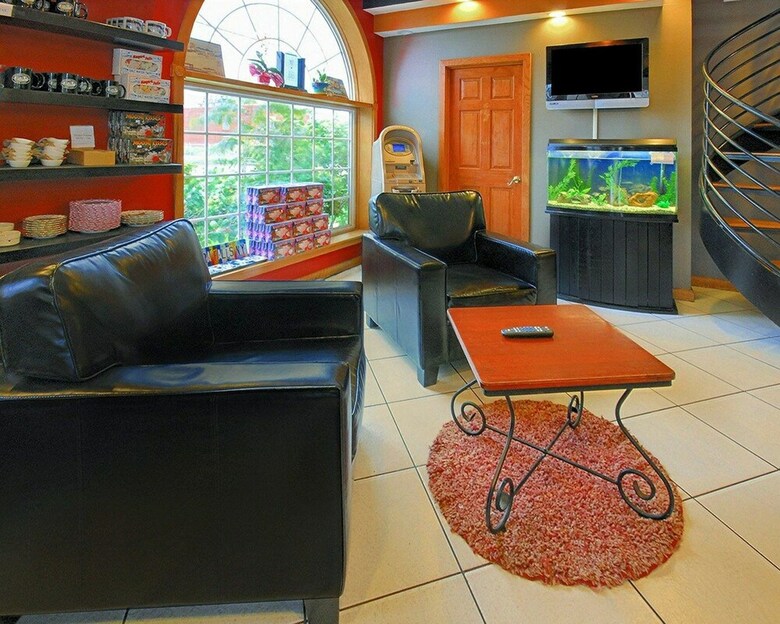 Hotel Econo Lodge At The Falls North