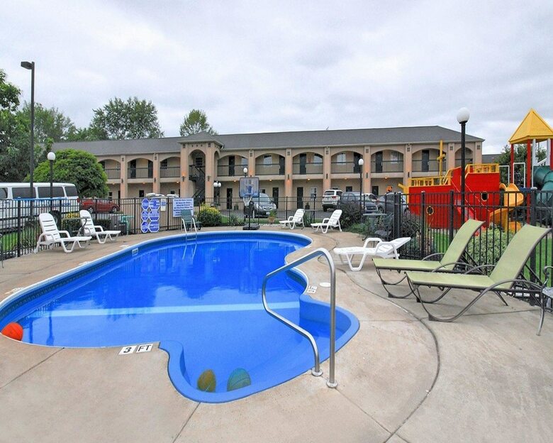 Hotel Econo Lodge At The Falls North