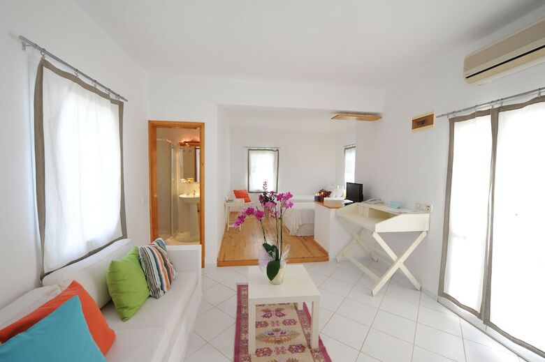 Hotel Mavi Suite T�rkb�k�