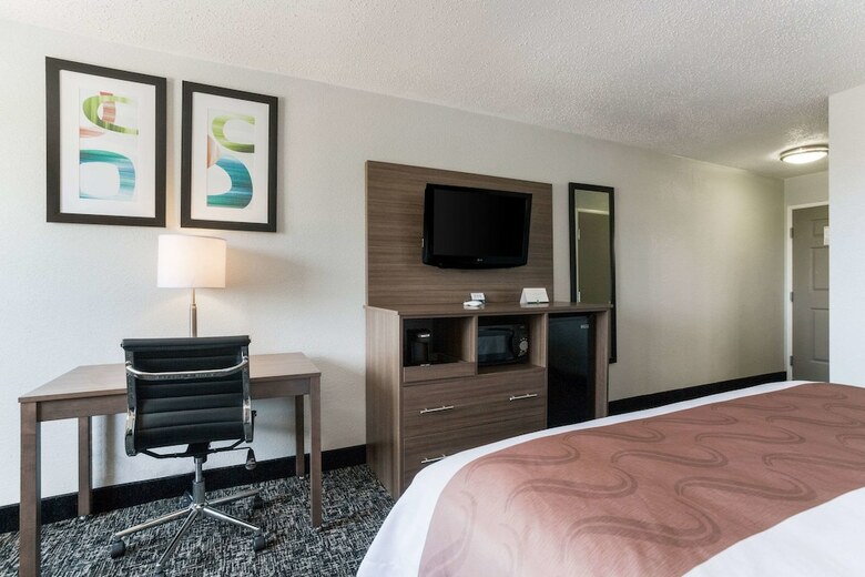 Hotel Quality Inn & Suites