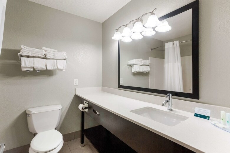 Hotel Quality Inn & Suites