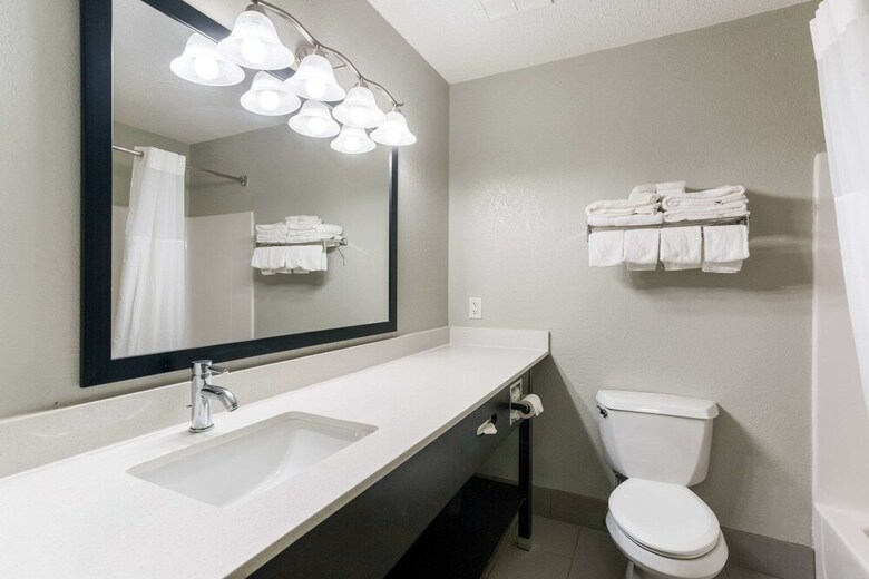 Hotel Quality Inn & Suites