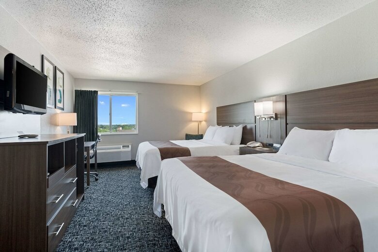 Hotel Quality Inn & Suites