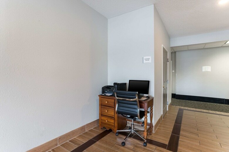 Hotel Quality Inn & Suites