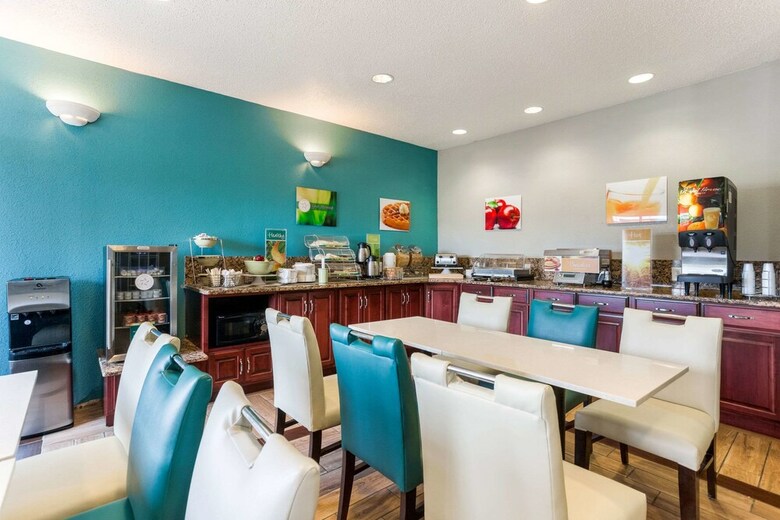 Hotel Quality Inn & Suites