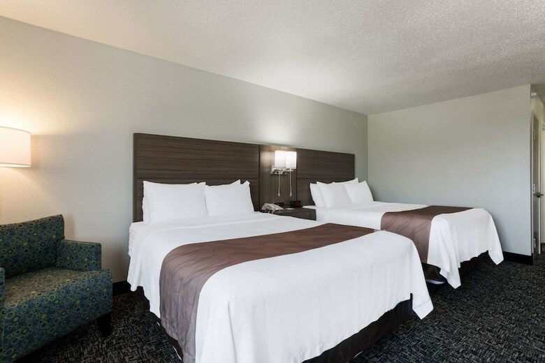 Hotel Quality Inn & Suites
