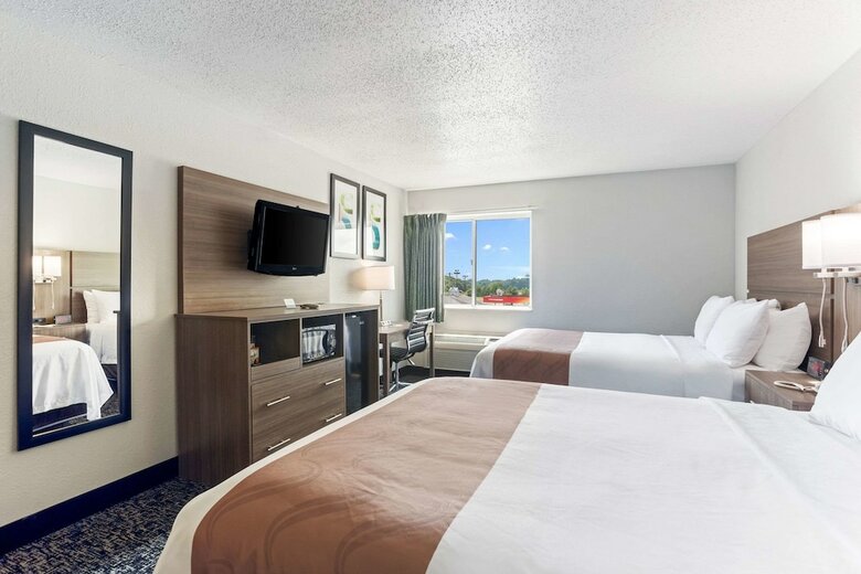 Hotel Quality Inn & Suites