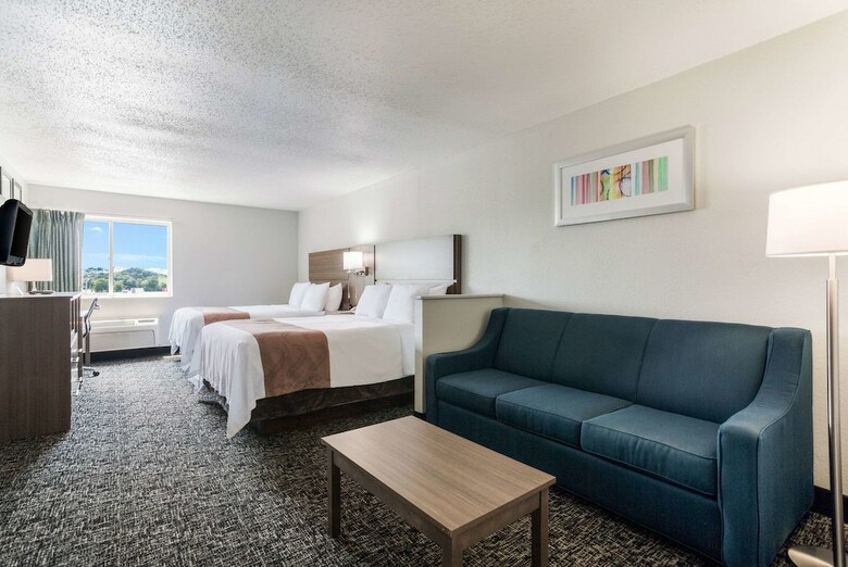 Hotel Quality Inn & Suites