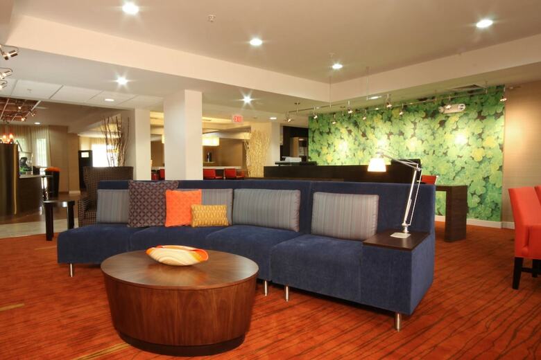 Hotel Courtyard By Marriott Chicago Bloomingdale