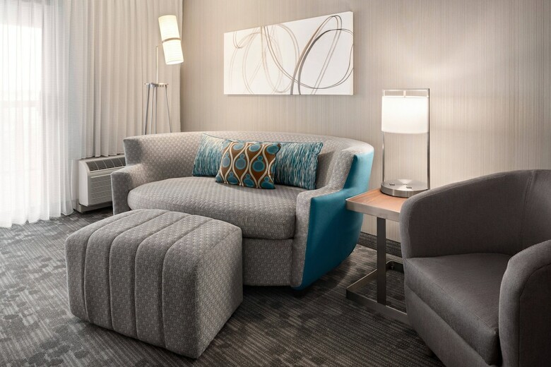 Hotel Courtyard By Marriott Chicago Bloomingdale