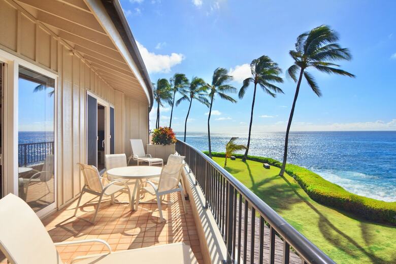 Whalers Cove Oceanfront Resort