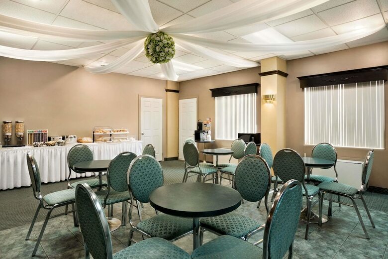 Hotel Days Inn By Wyndham Ste. Helene-de-bagot