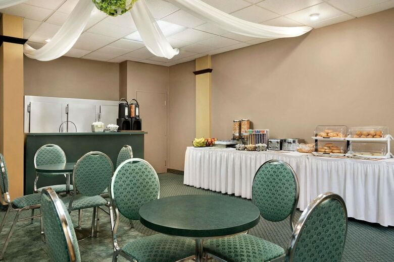 Hotel Days Inn By Wyndham Ste. Helene-de-bagot
