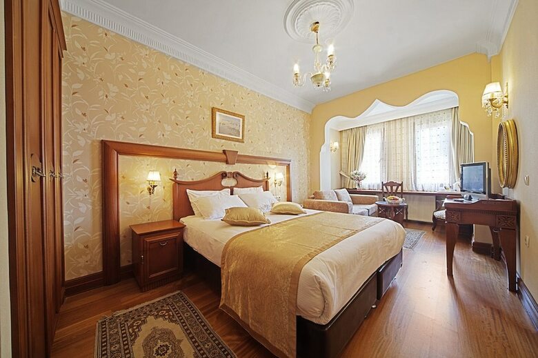 Azade Hotel