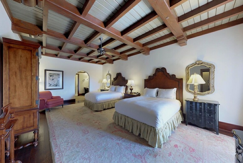 Hotel The Cloister