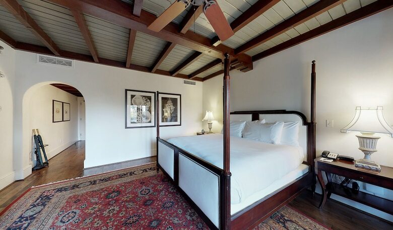 Hotel The Cloister