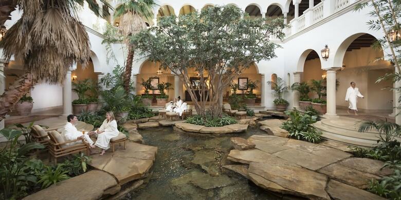 Hotel The Cloister