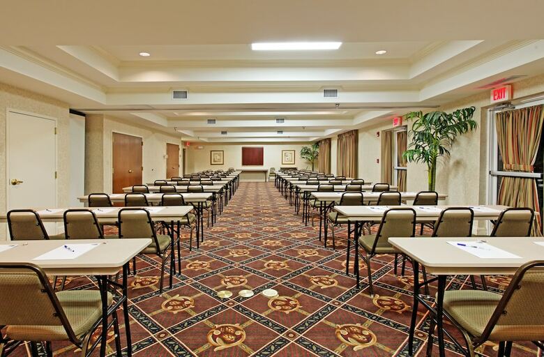 Holiday Inn Express Hotel & Suites Cullman