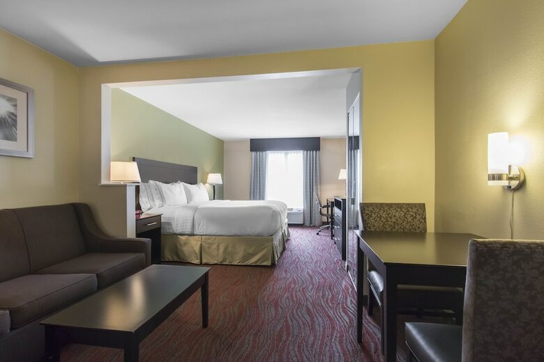 Holiday Inn Express Hotel & Suites Cullman