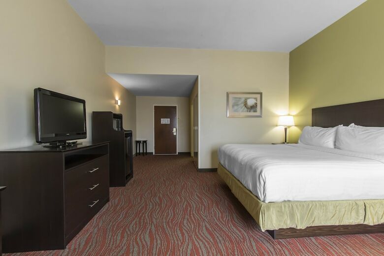 Holiday Inn Express Hotel & Suites Cullman