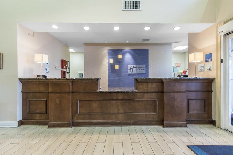 Holiday Inn Express Hotel & Suites Cullman